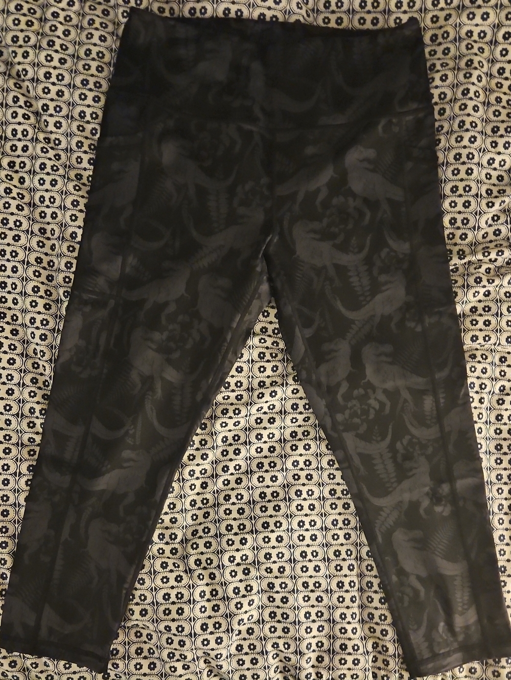 Women's Constantly Varued Gear Black Shadow T Rex Active Capri Leggings